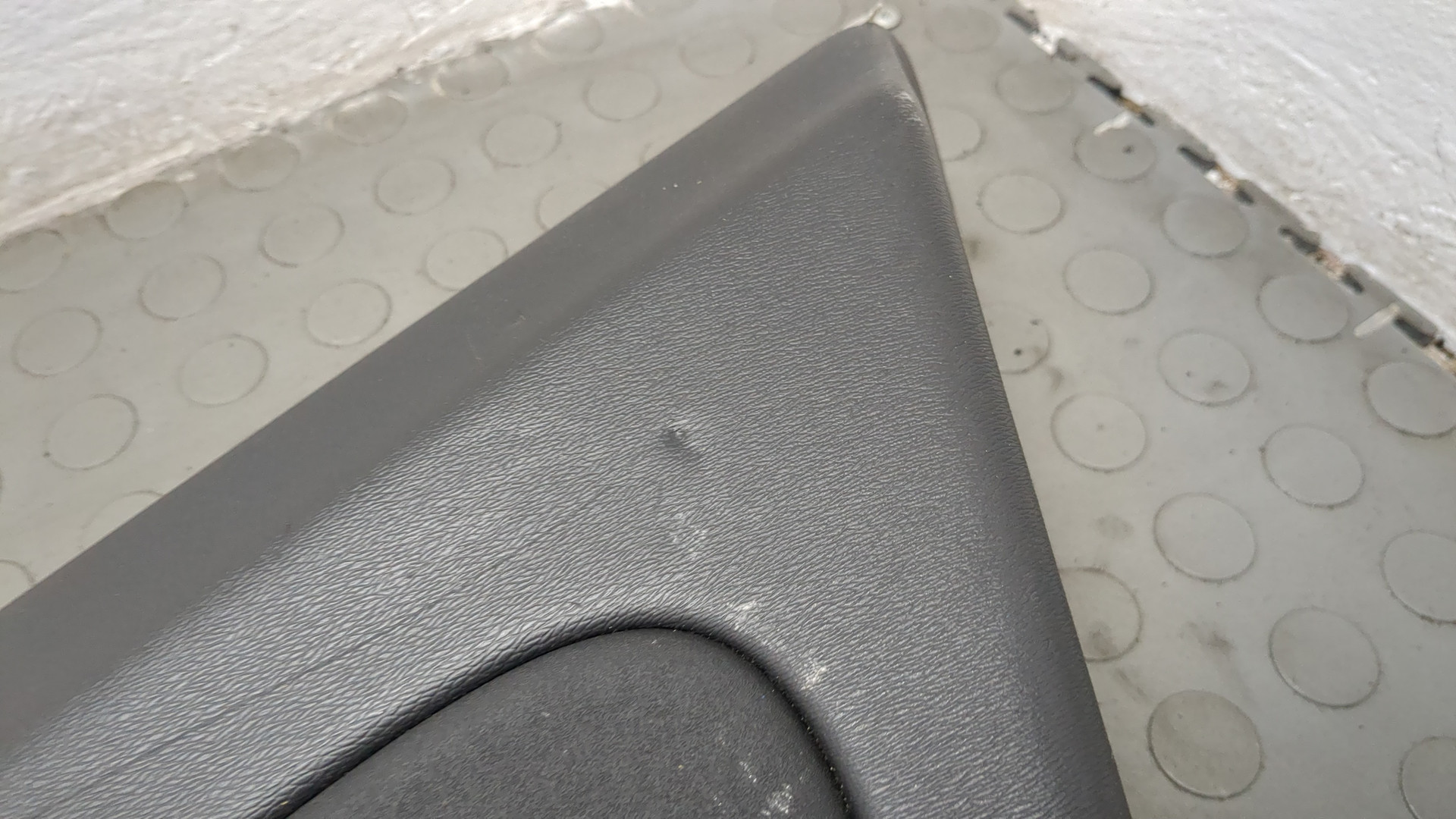 Обшивка двери задней правой