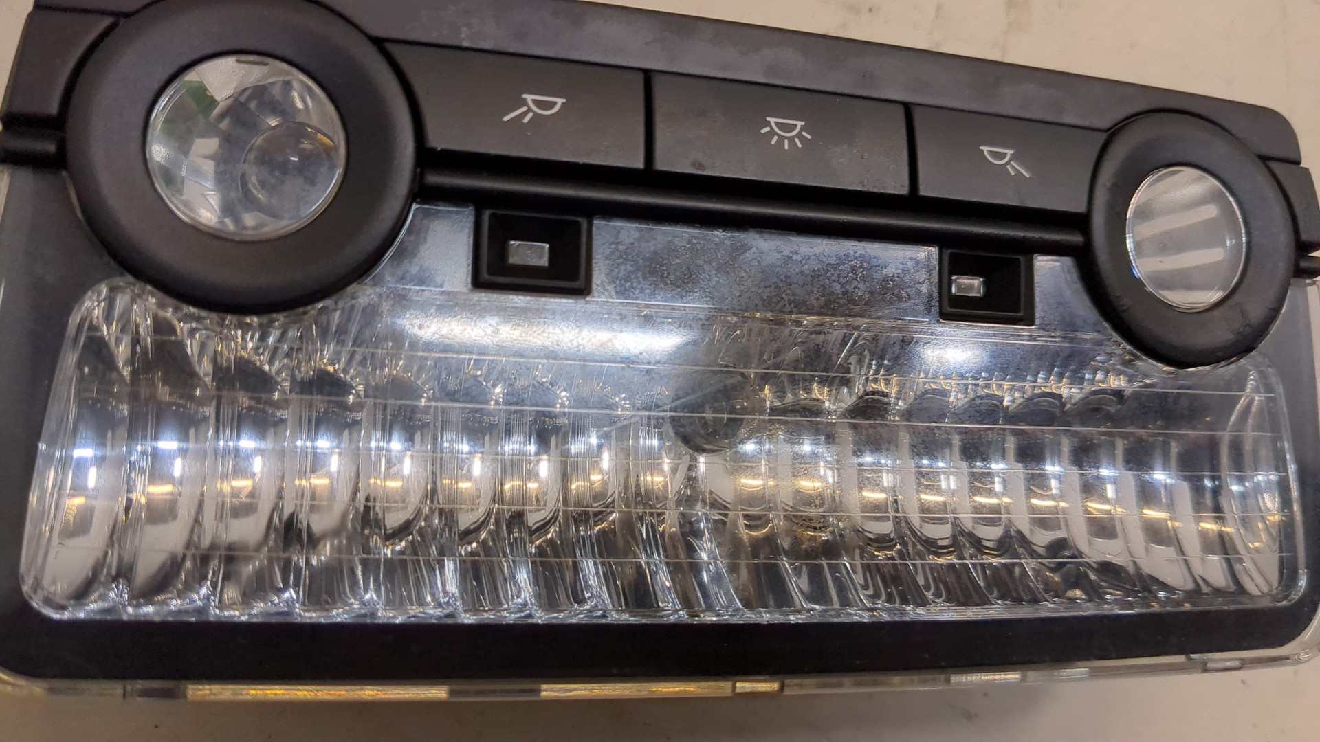 Плафон салонный