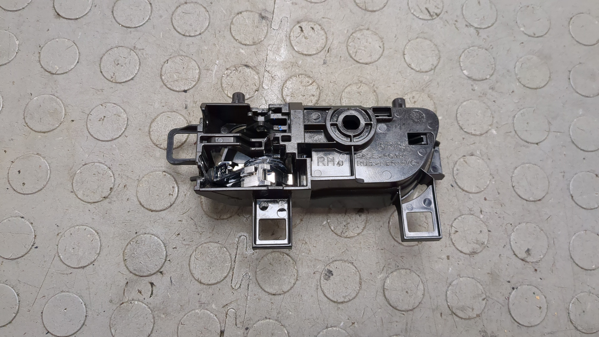 Ручка двери передней внутренняя правая