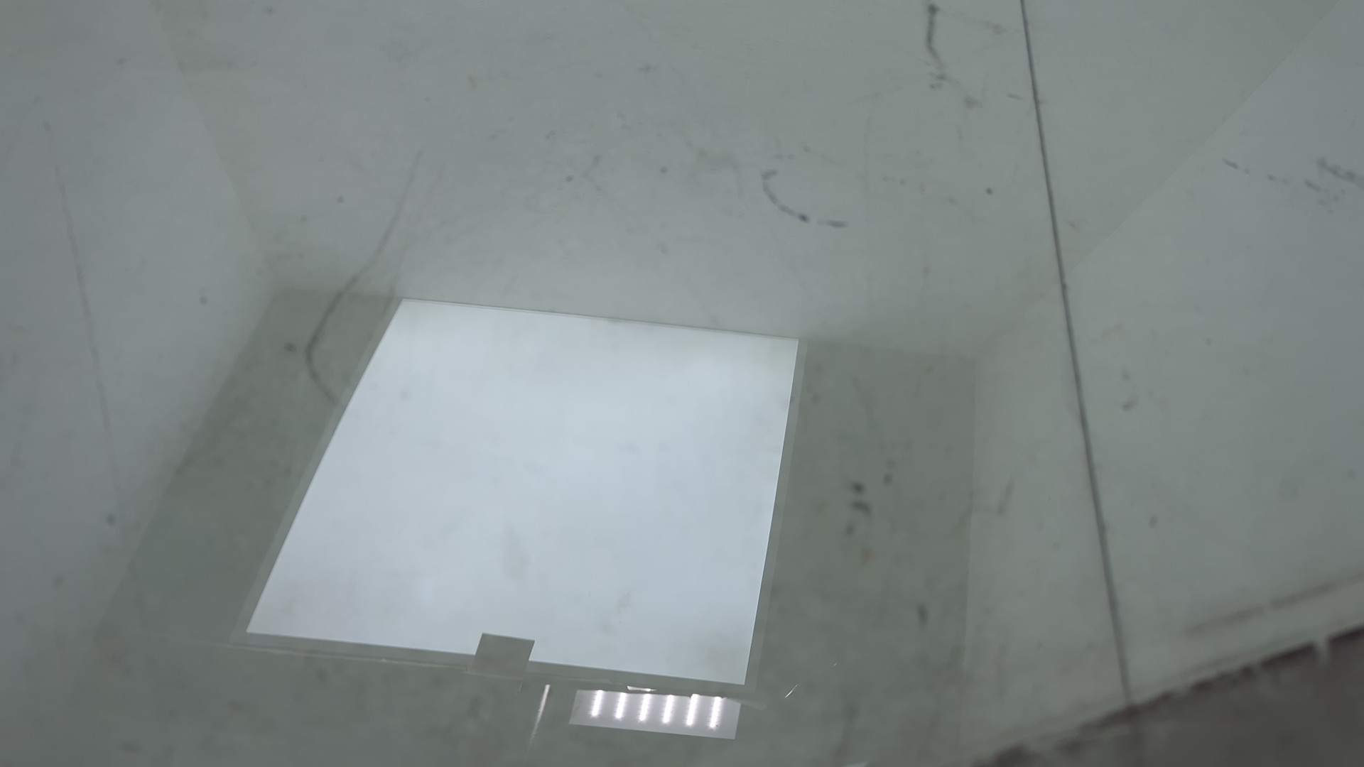 Стекло двери передней левой