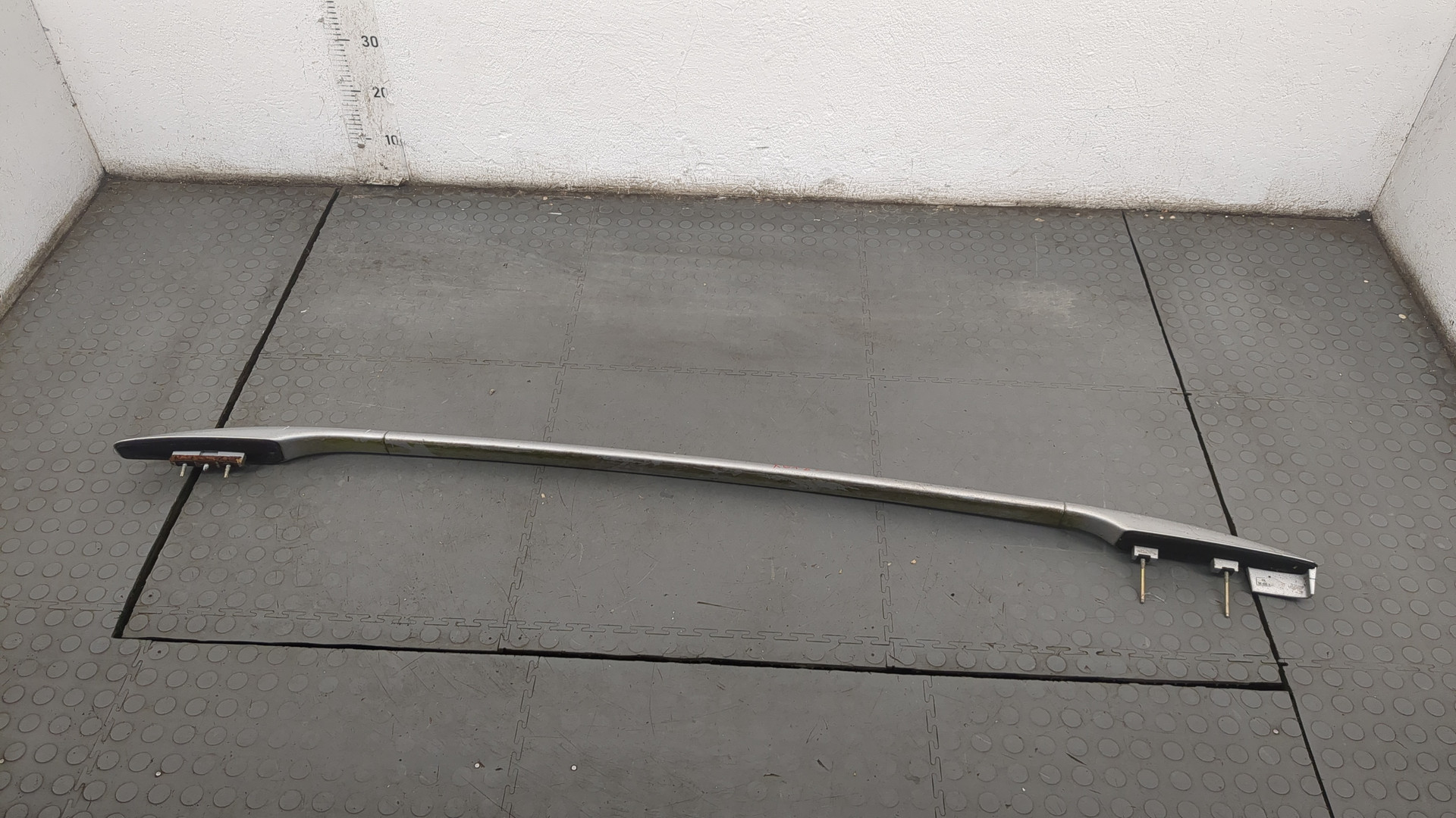 Рейлинг (релинг) левый (планка на крышу)