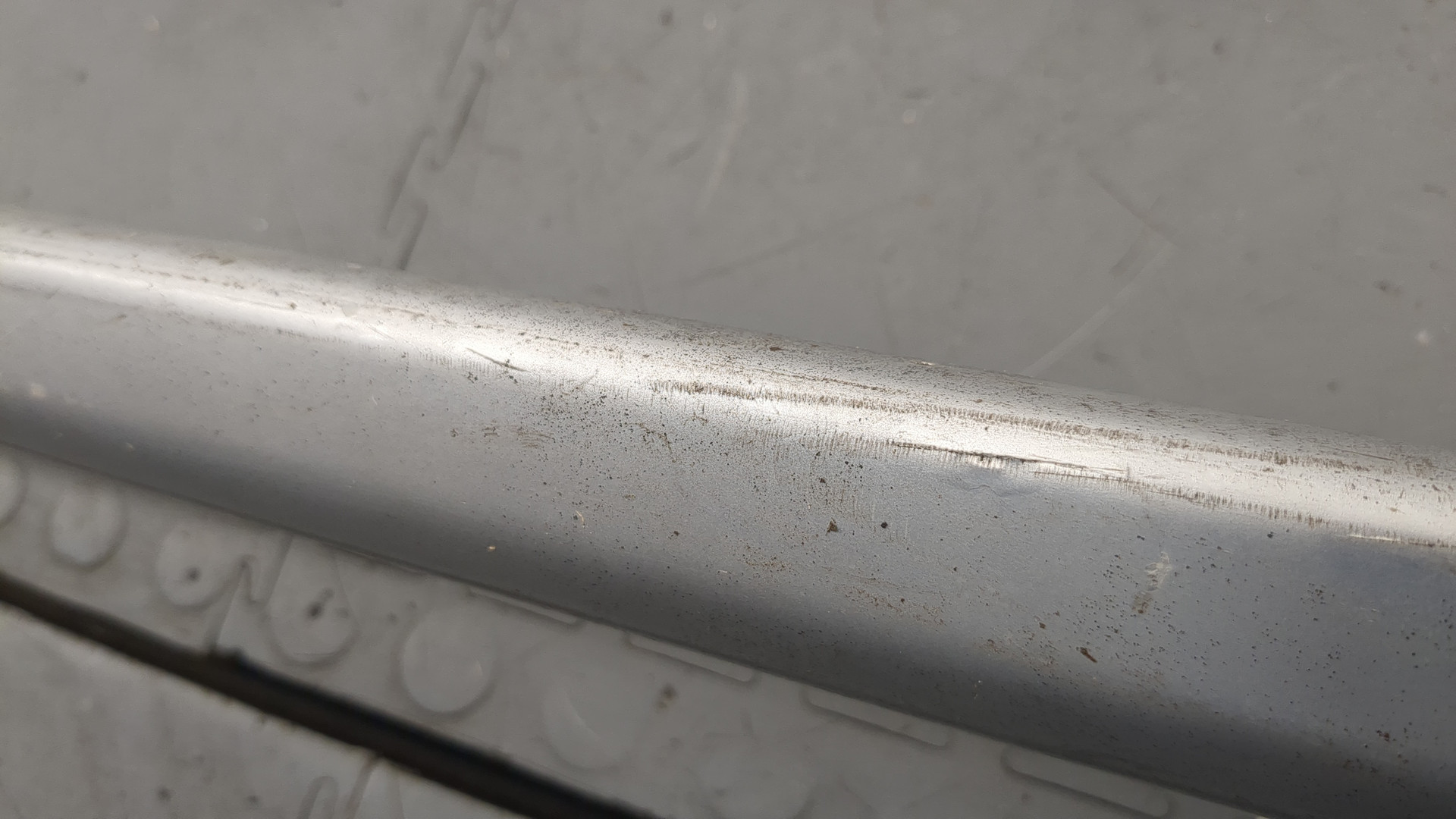 Рейлинг (релинг) левый (планка на крышу)