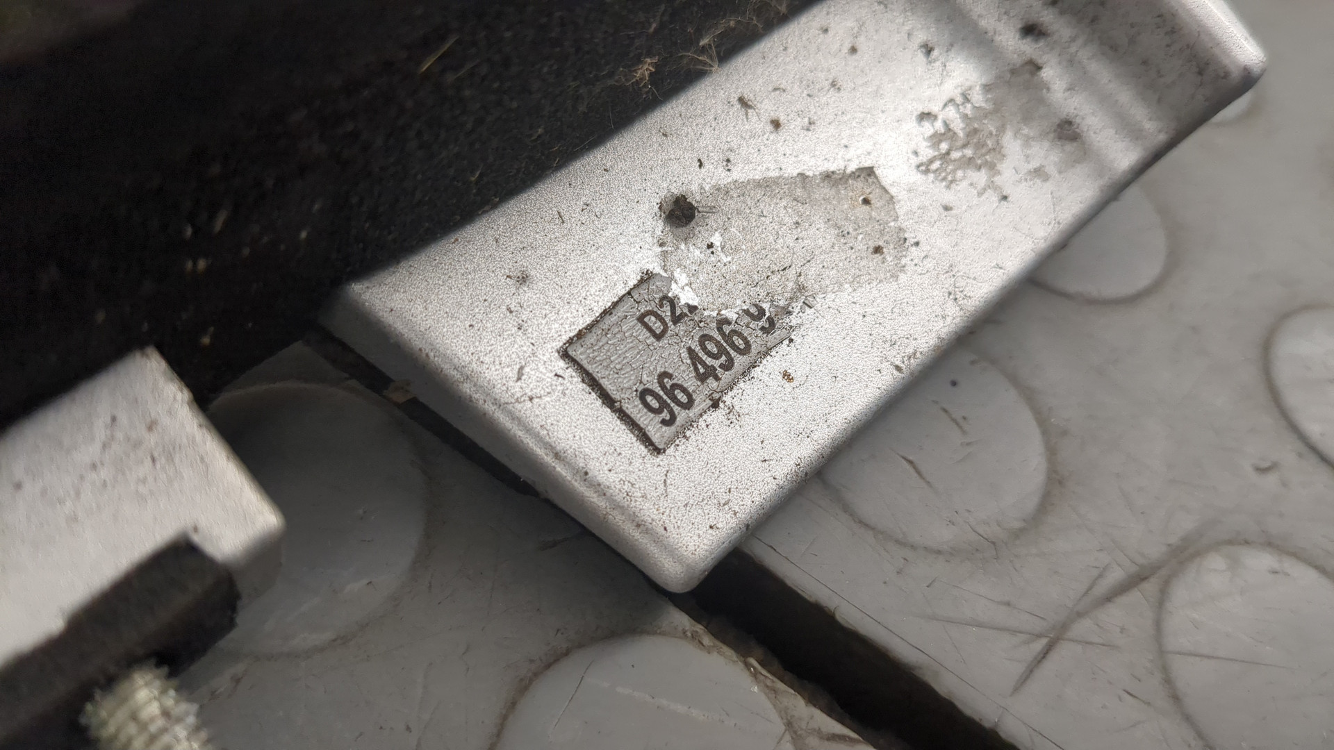 Рейлинг (релинг) левый (планка на крышу)