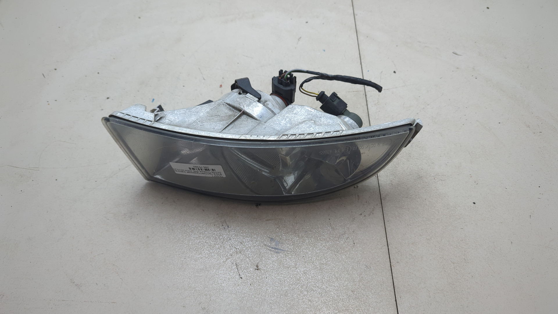 Фара противотуманная правая