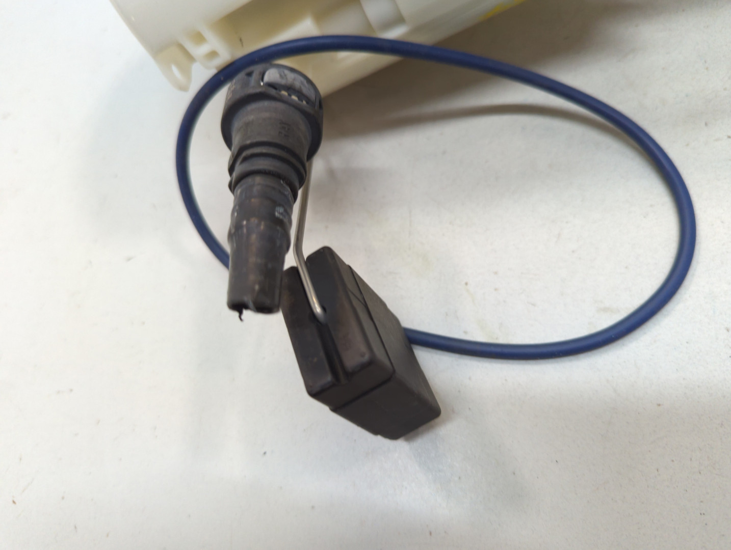 Насос топливный электрический