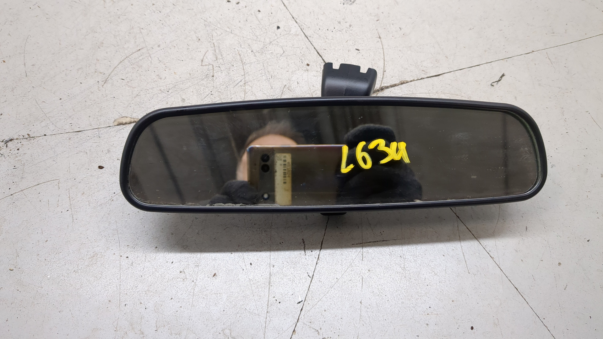 Зеркало заднего вида