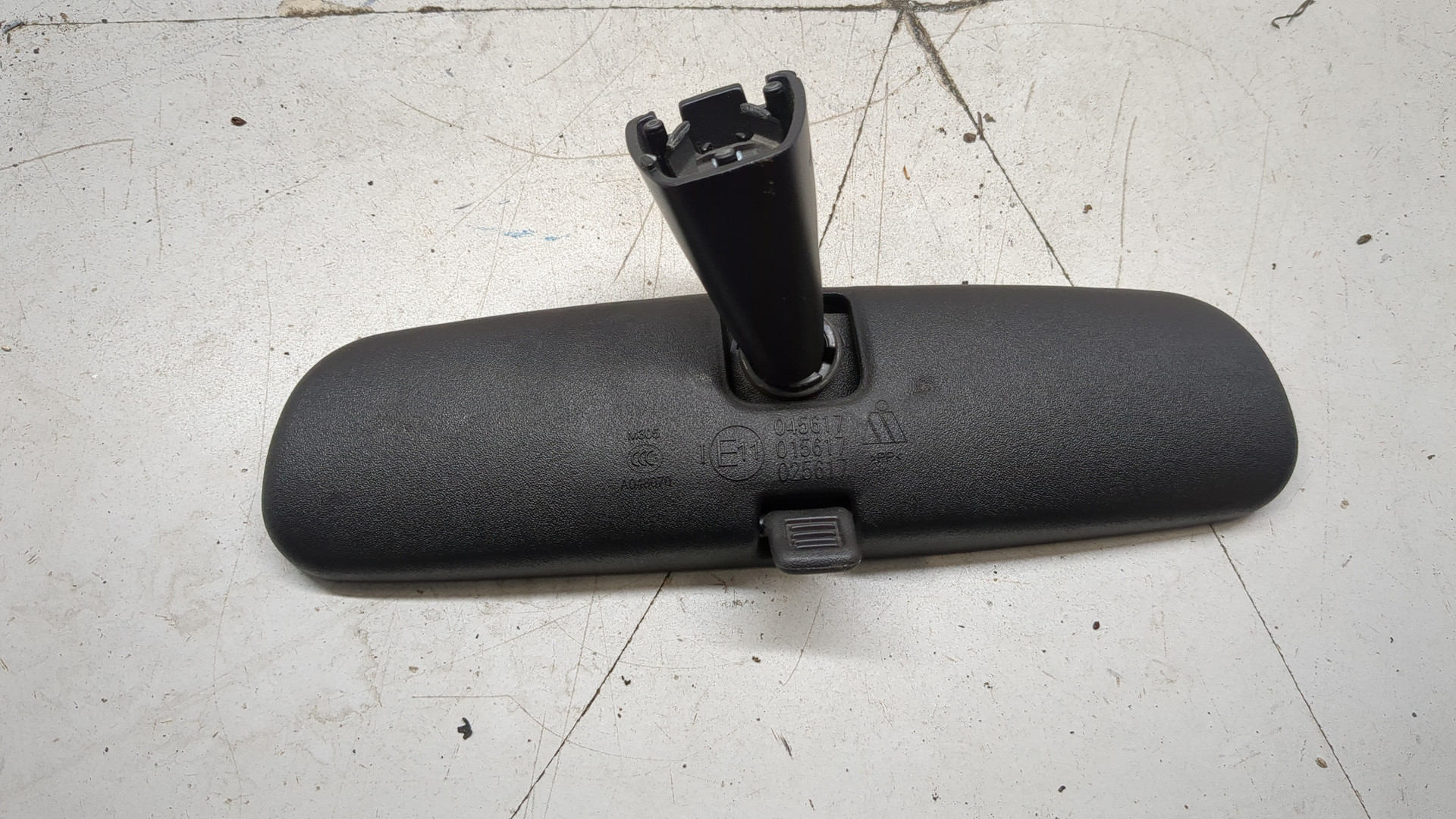 Зеркало заднего вида