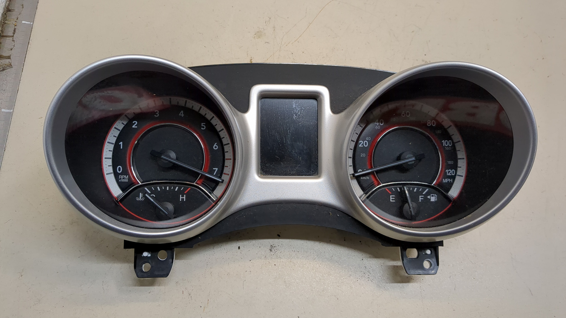 Панель приборов