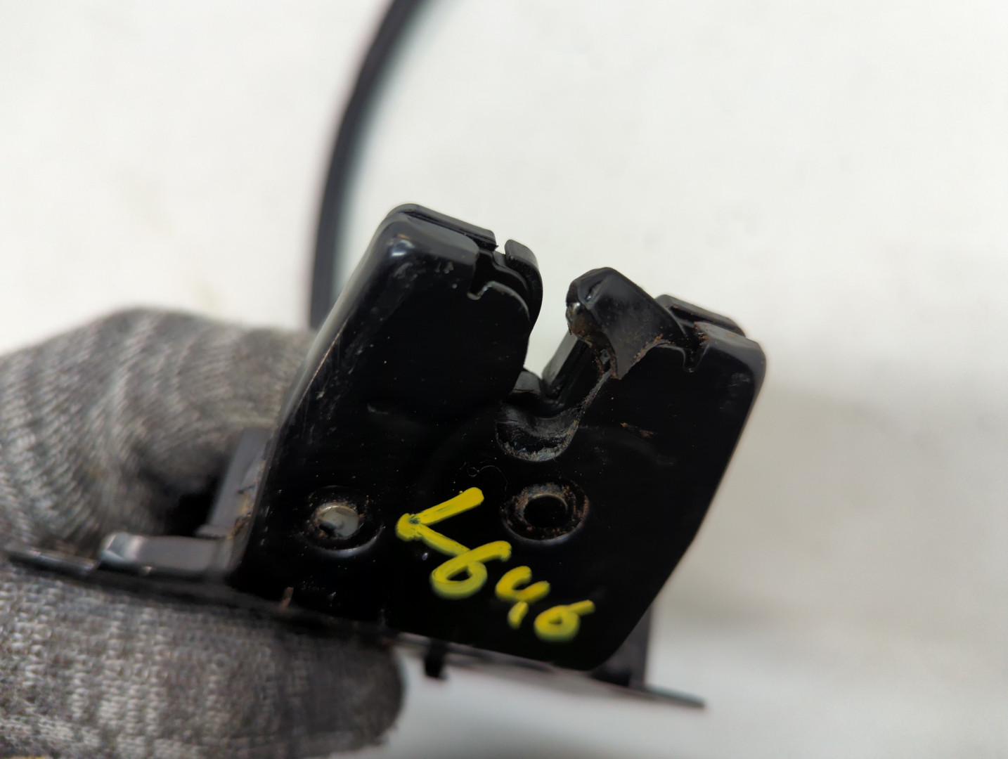 Замок багажника