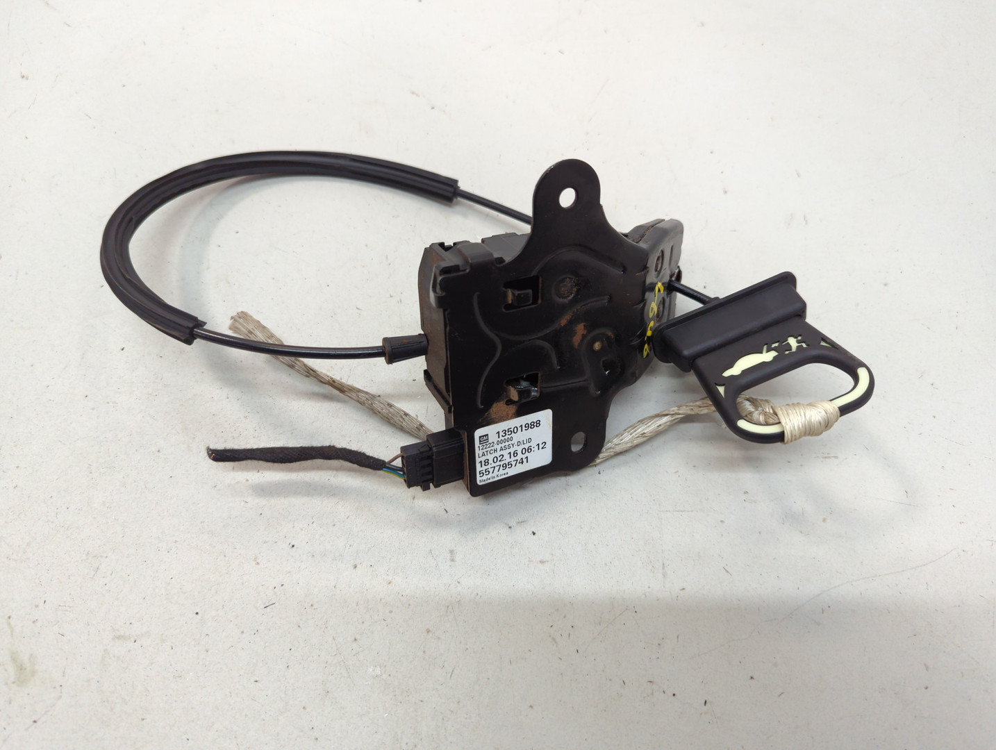 Замок багажника