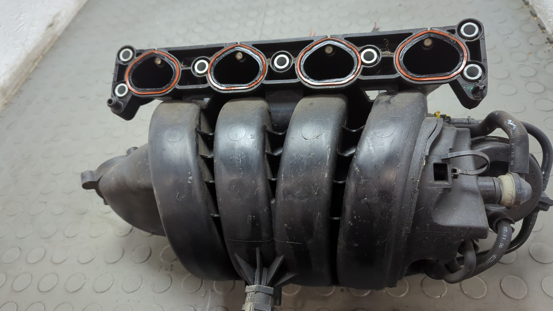 Коллектор впускной