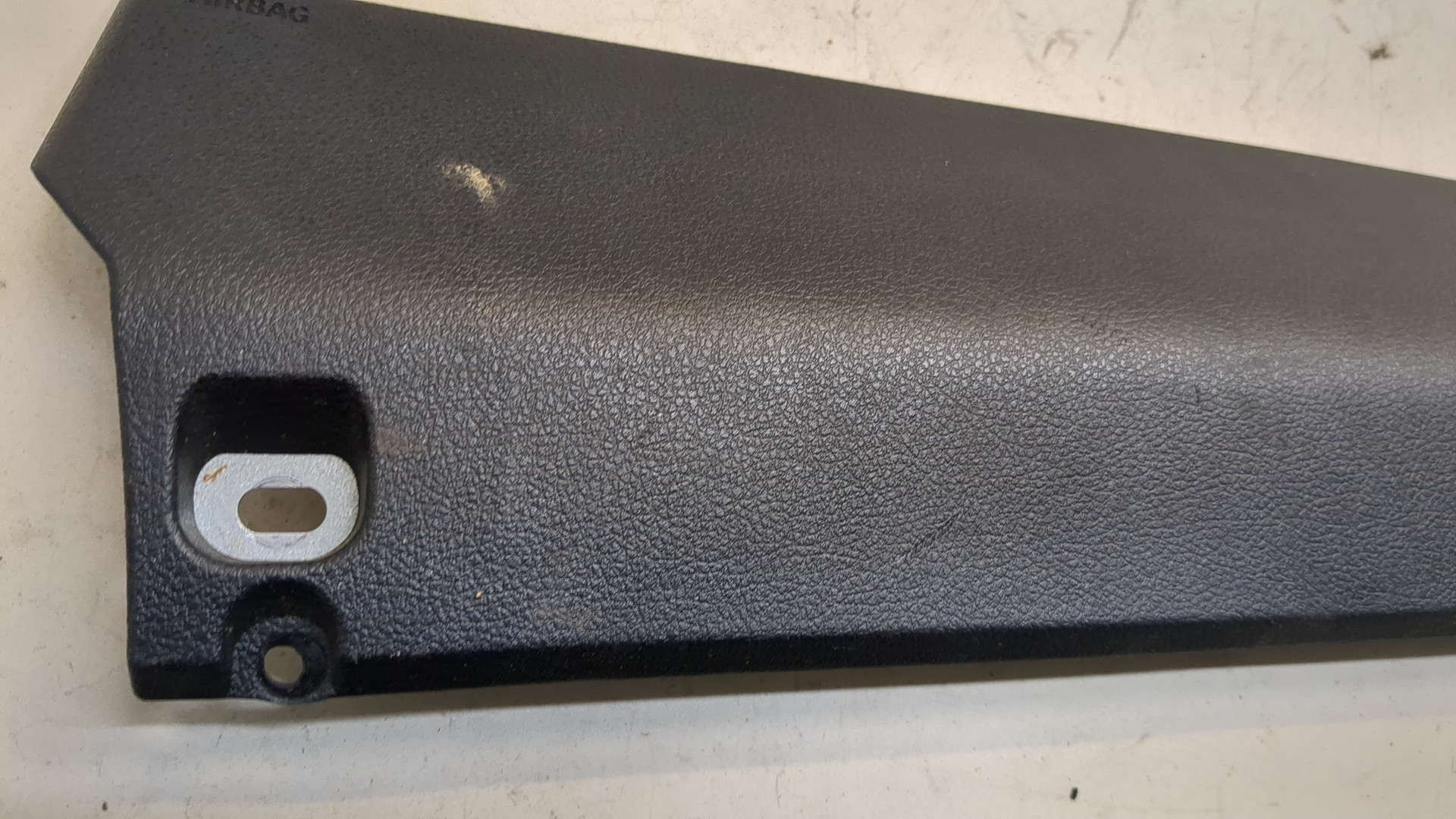 Подушка безопасности нижняя (для колен)