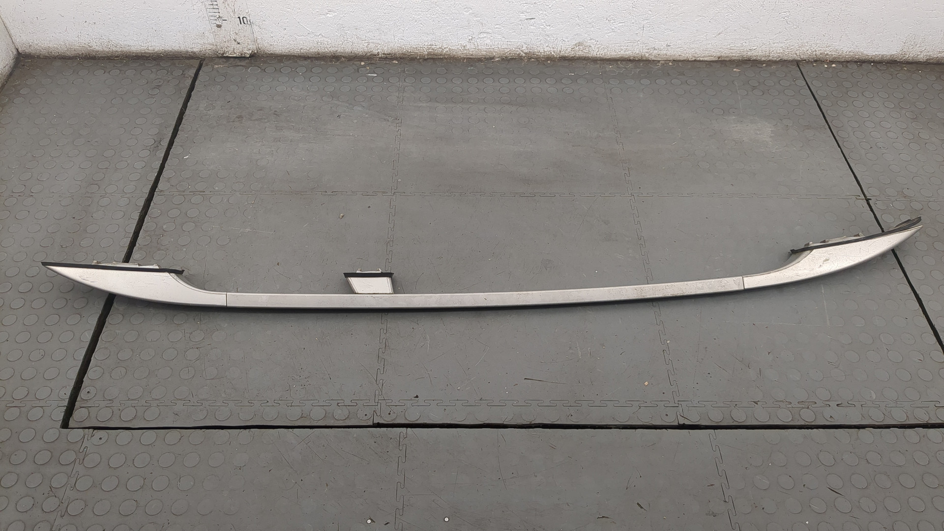 Рейлинг (релинг) правый (планка на крышу)