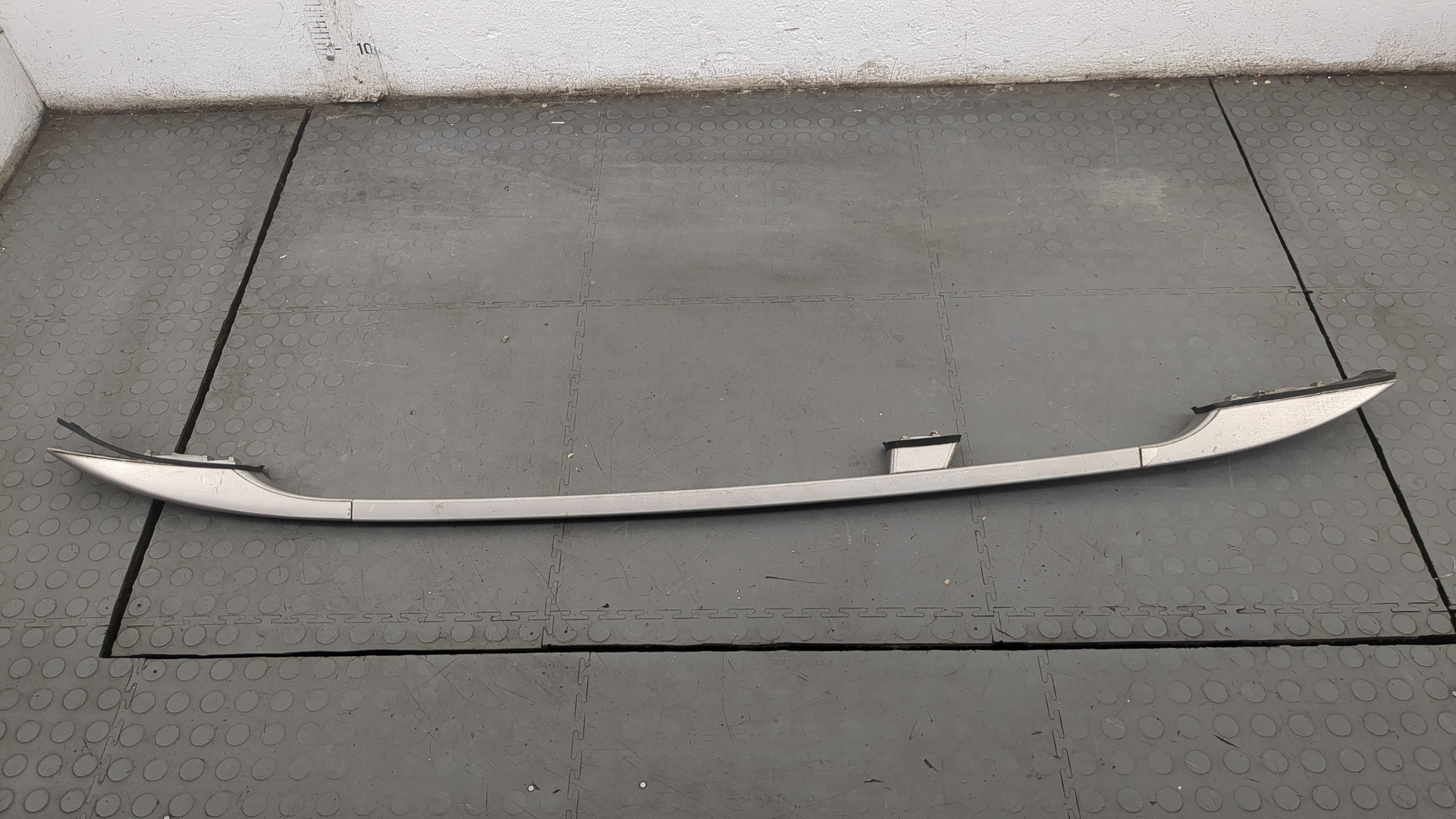 Рейлинг (релинг) левый (планка на крышу)