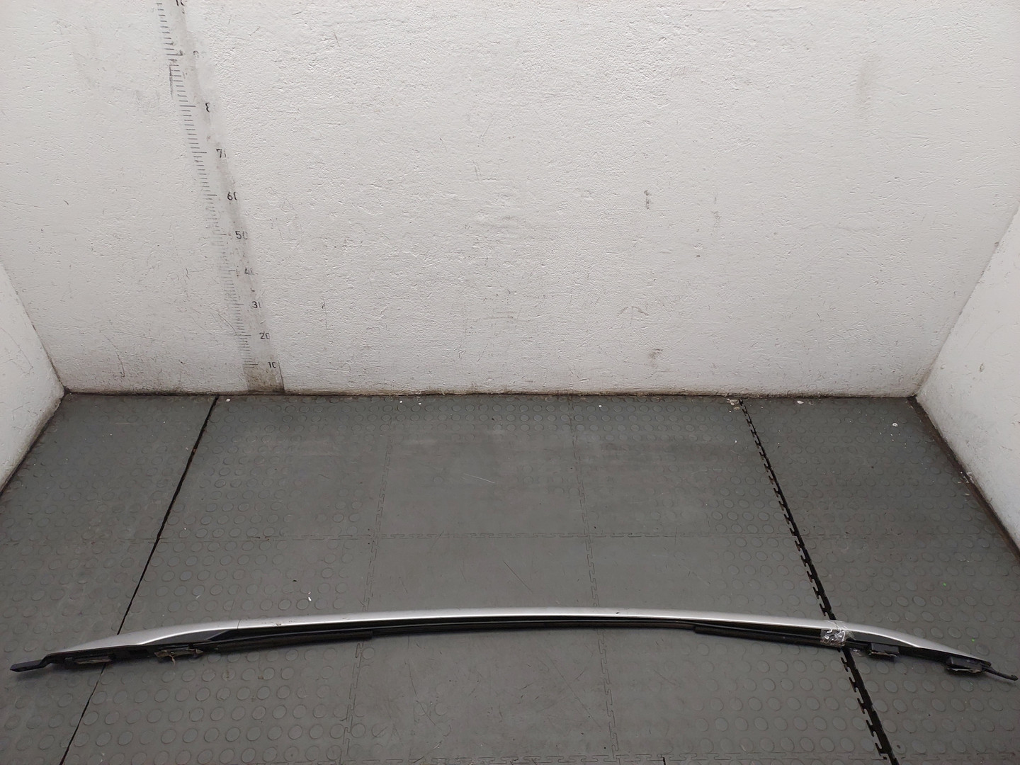 Рейлинг (релинг) правый (планка на крышу)