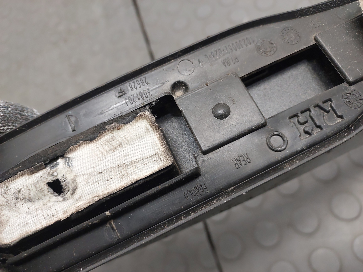 Рейлинг (релинг) правый (планка на крышу)