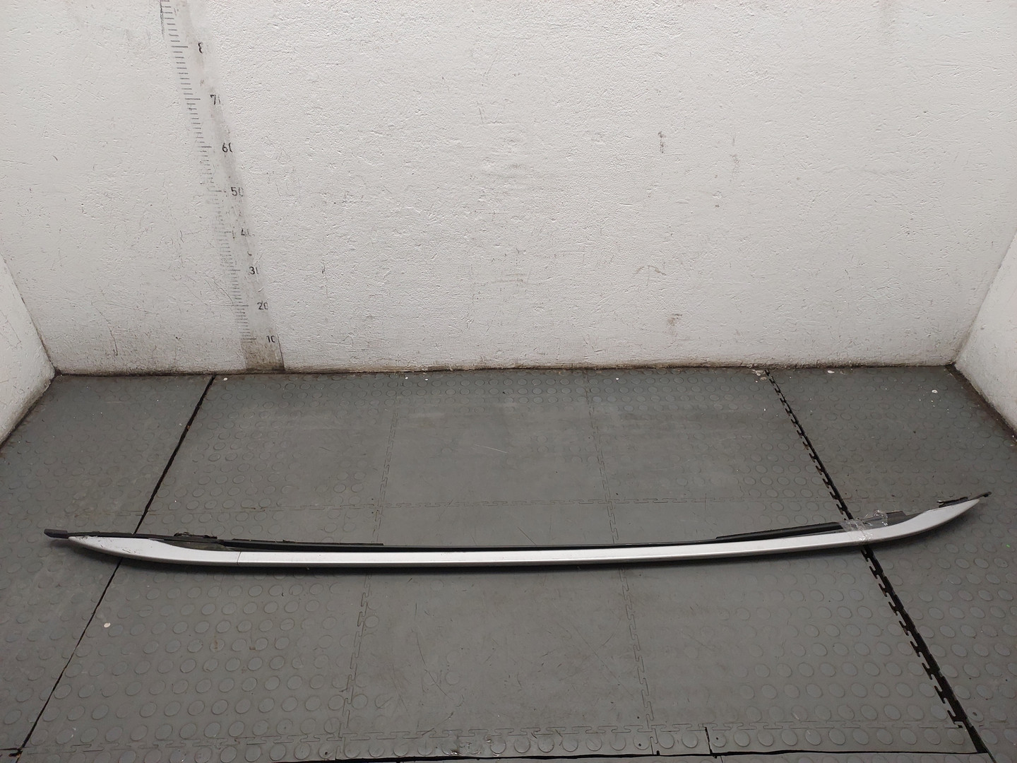 Рейлинг (релинг) правый (планка на крышу)