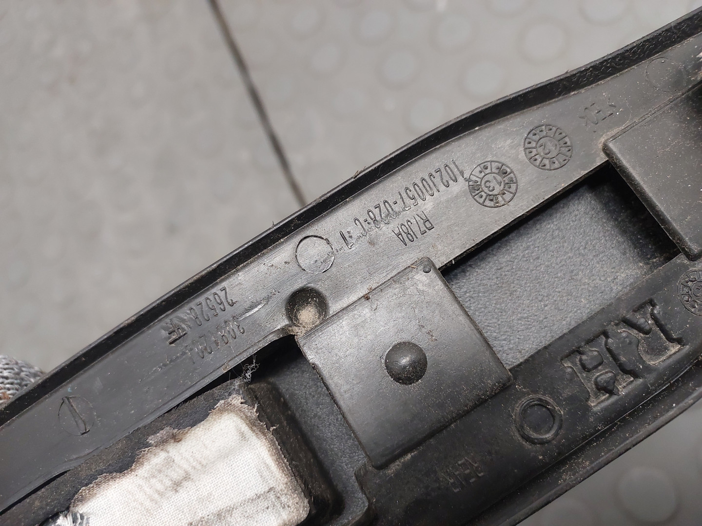 Рейлинг (релинг) правый (планка на крышу)