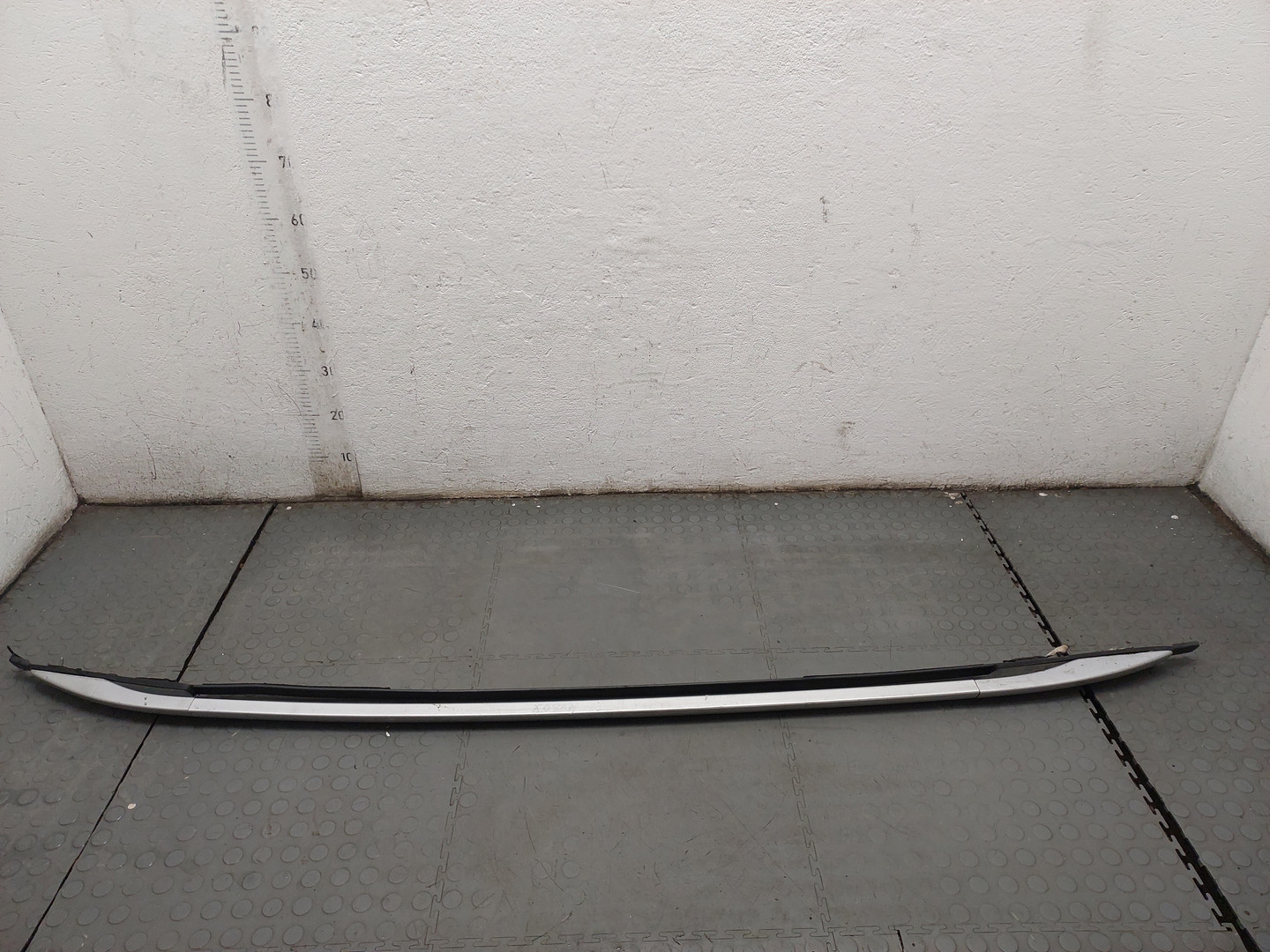 Рейлинг (релинг) левый (планка на крышу)