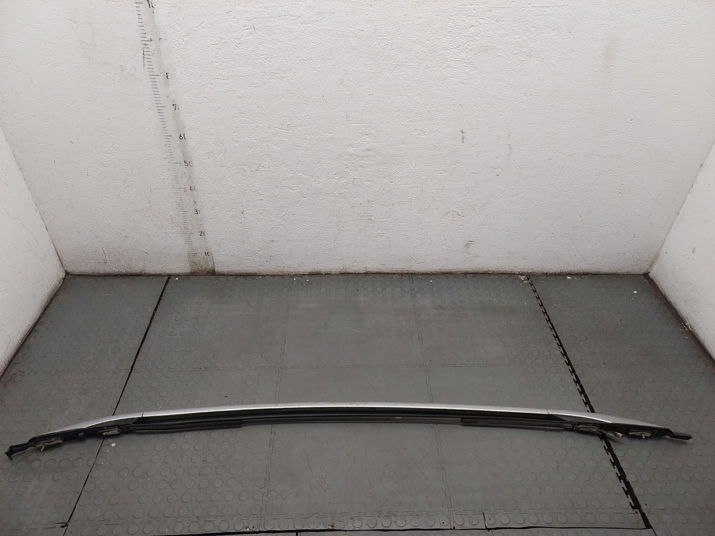 Рейлинг (релинг) левый (планка на крышу)