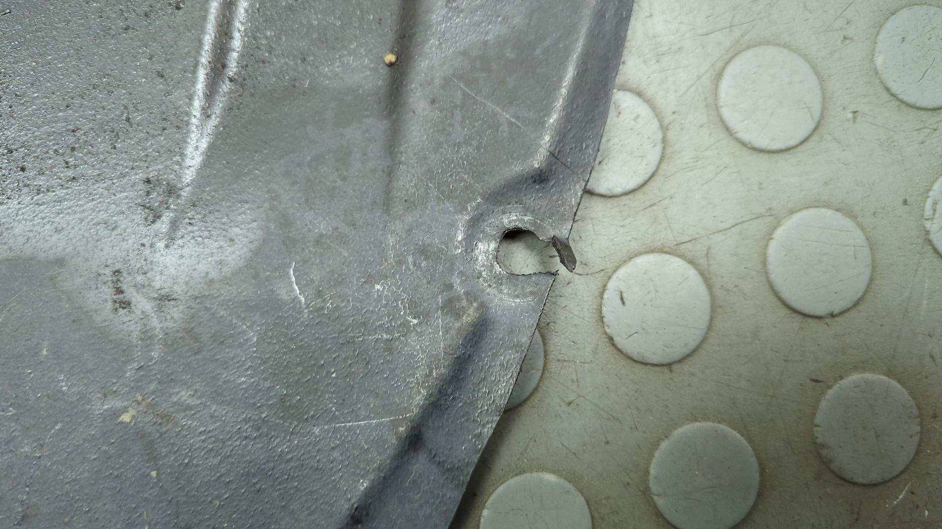 Локер передний правый