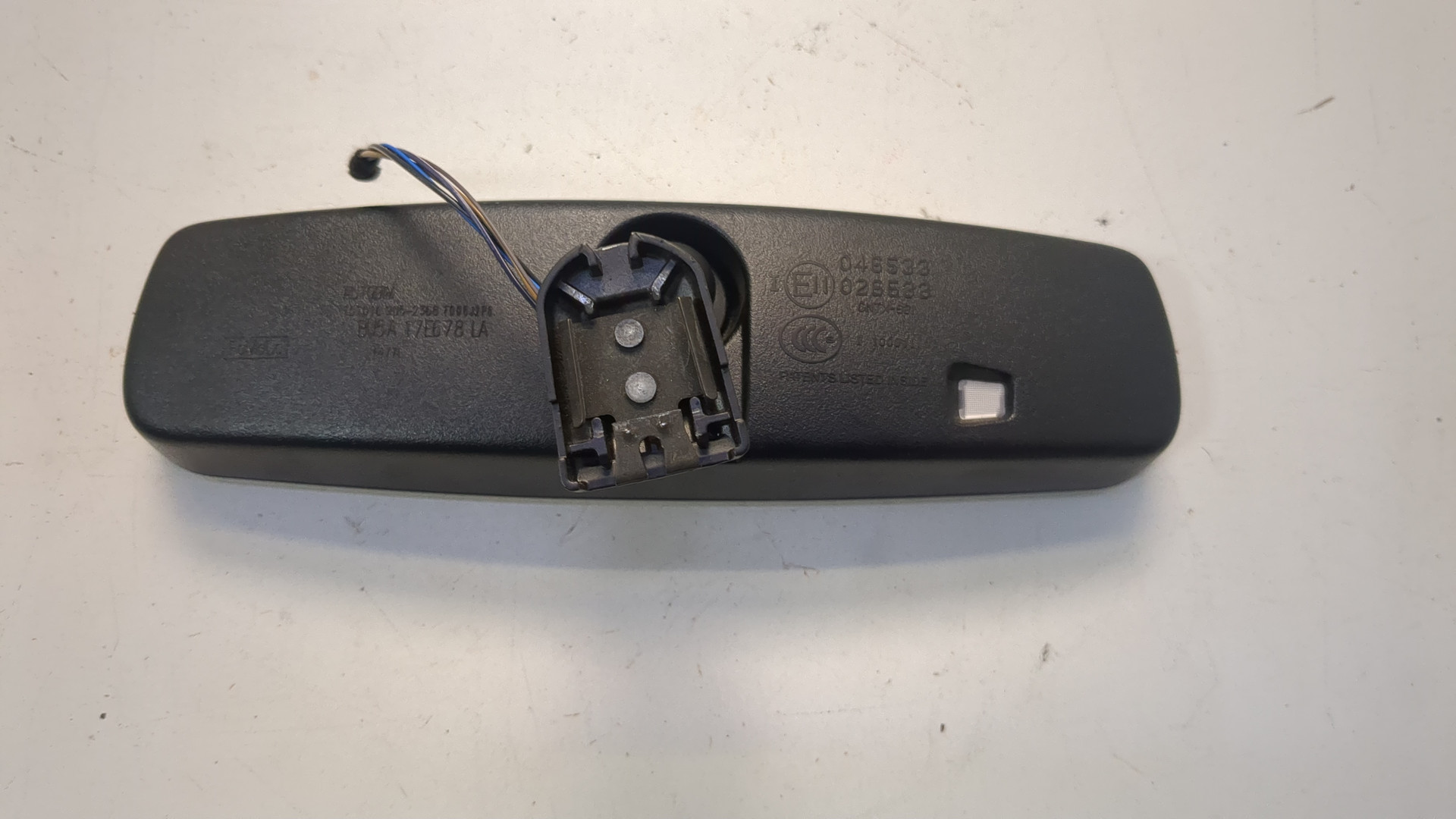 Зеркало заднего вида