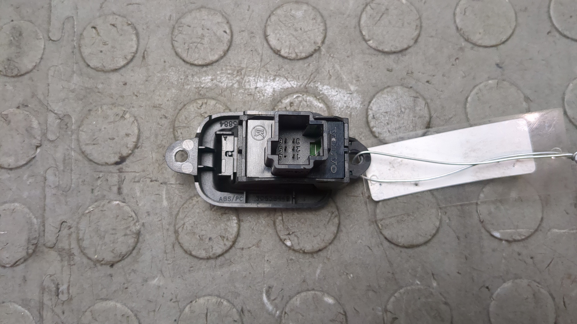 Кнопка стеклоподъемника