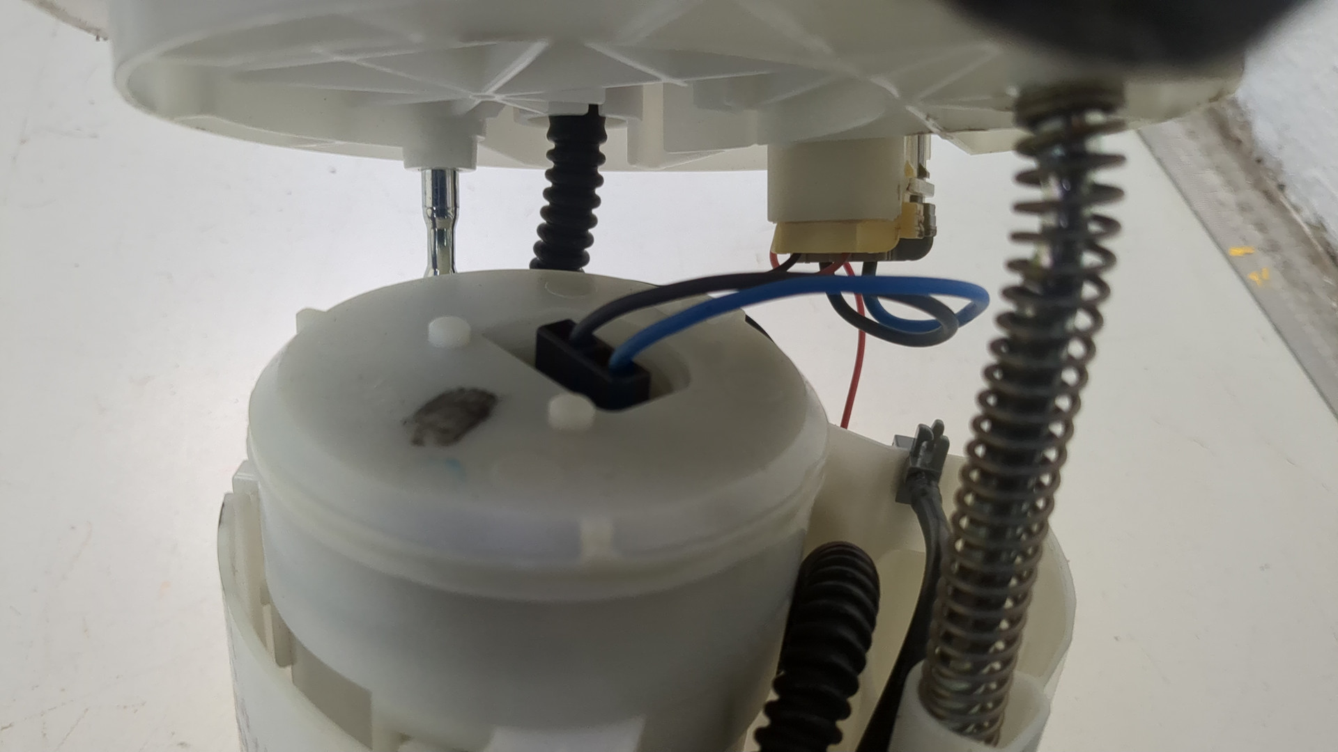 Насос топливный электрический