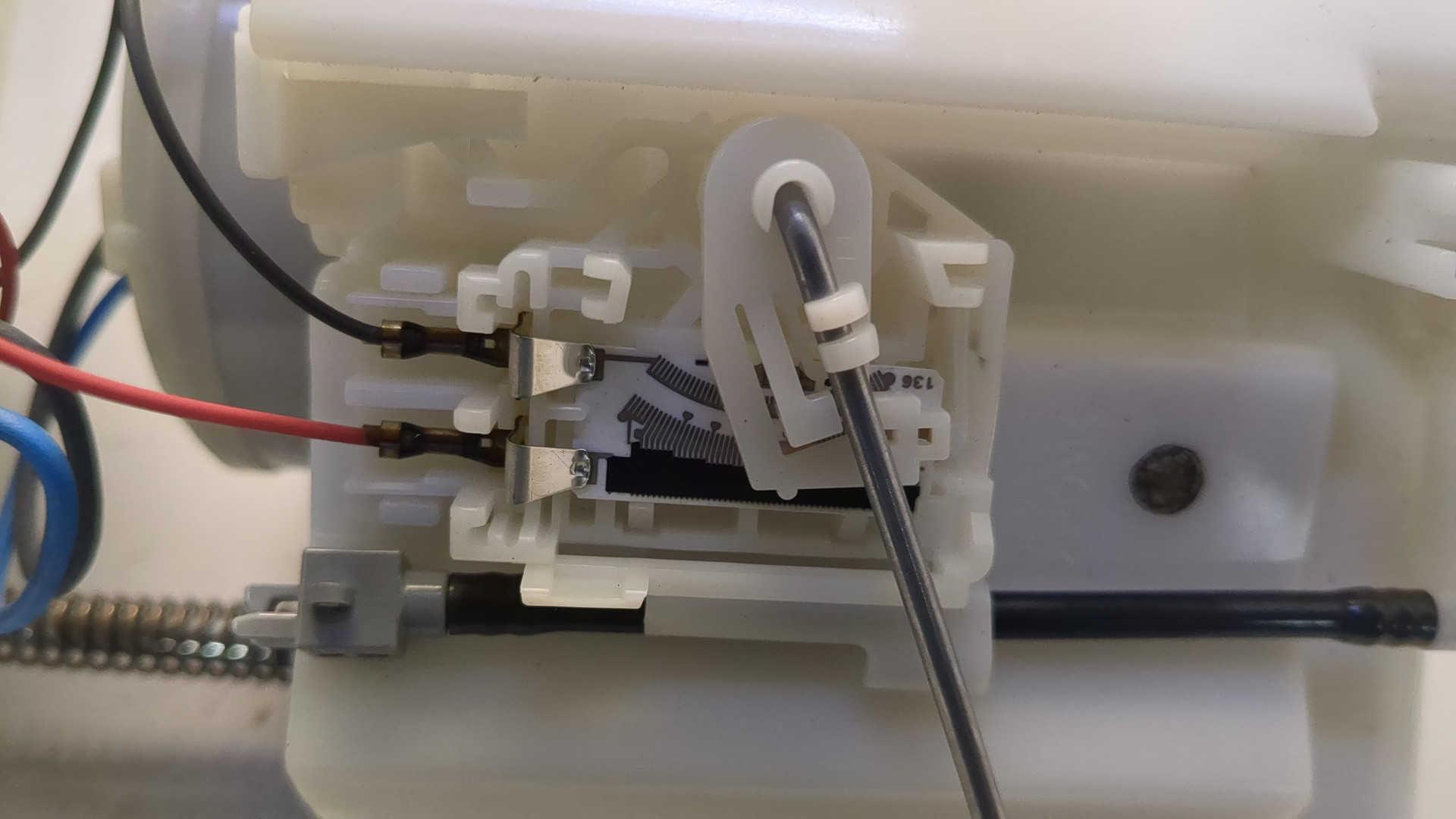 Насос топливный электрический