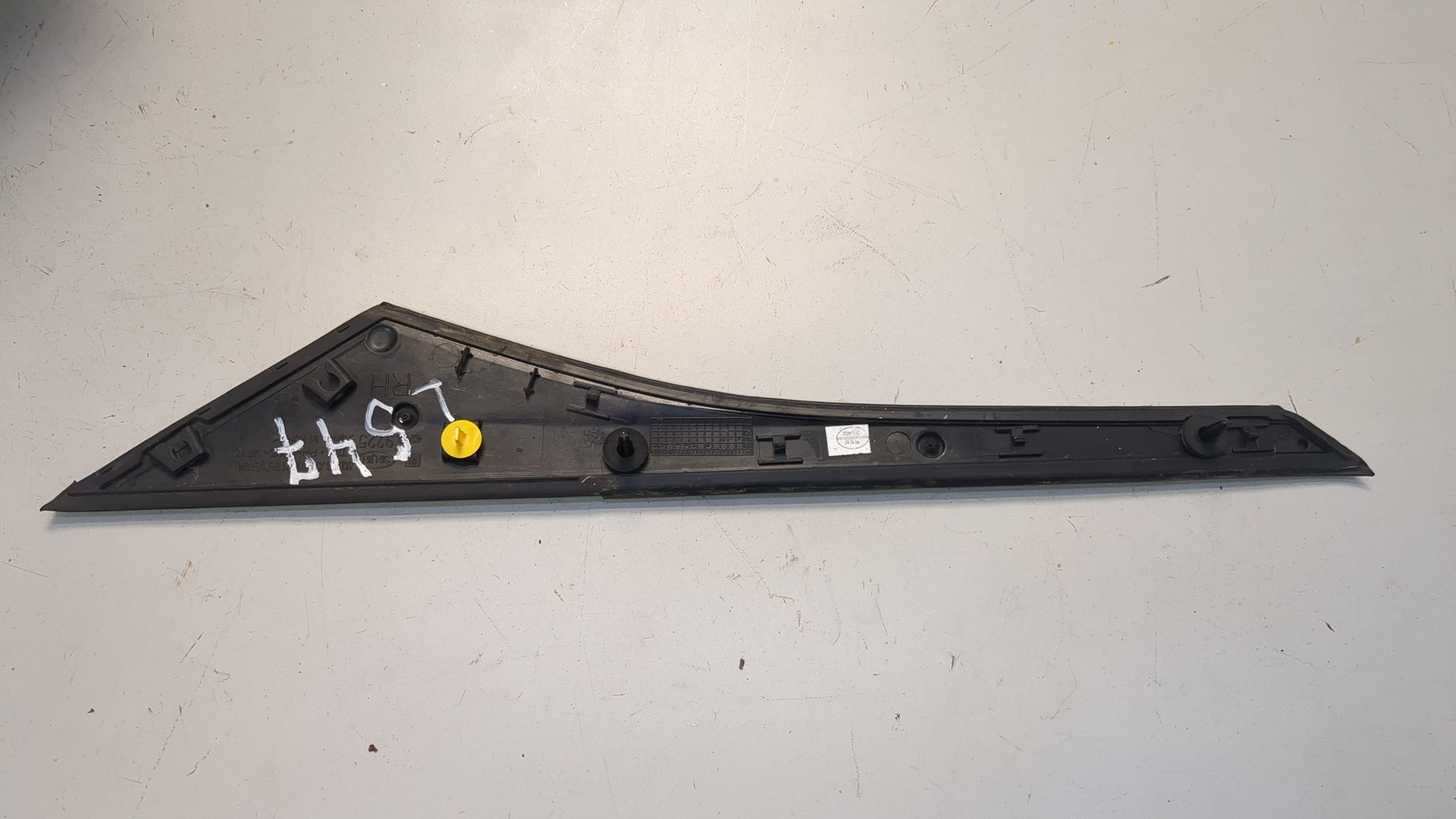 Молдинг заднего крыла правого