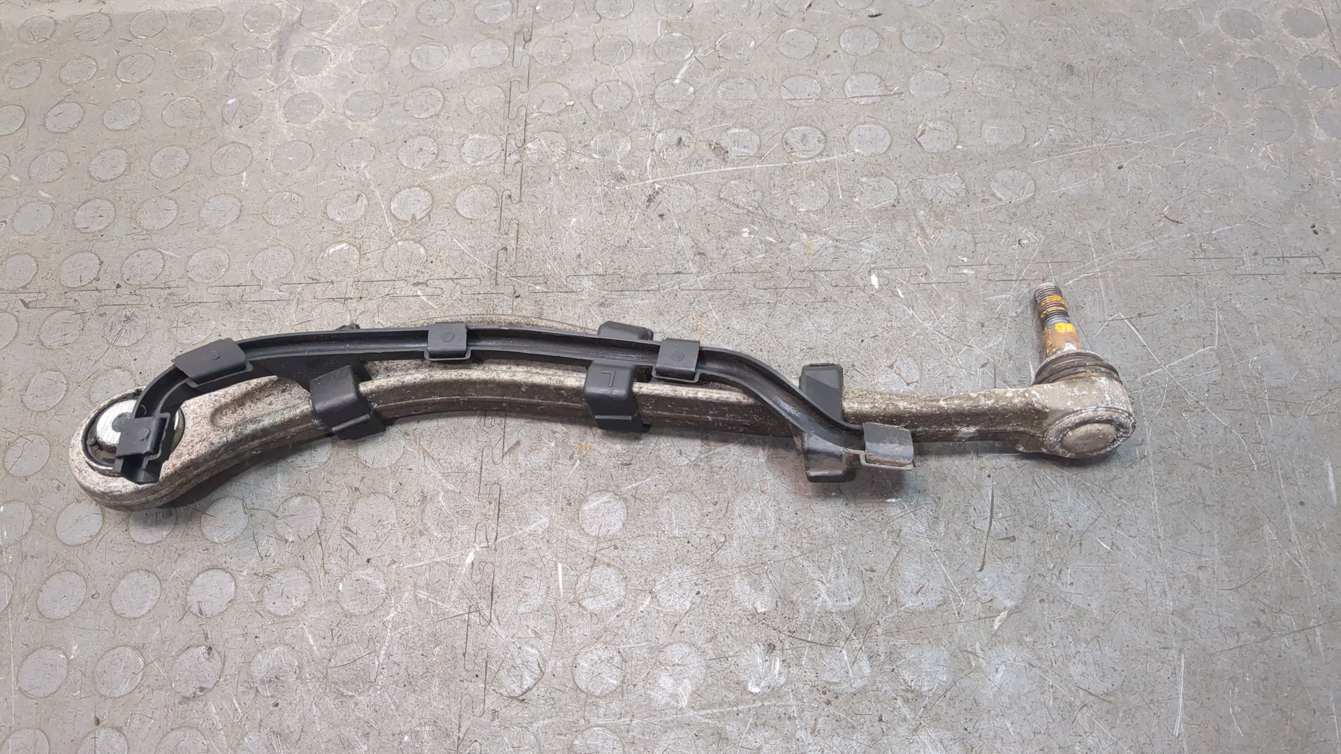 Рычаг задний левый