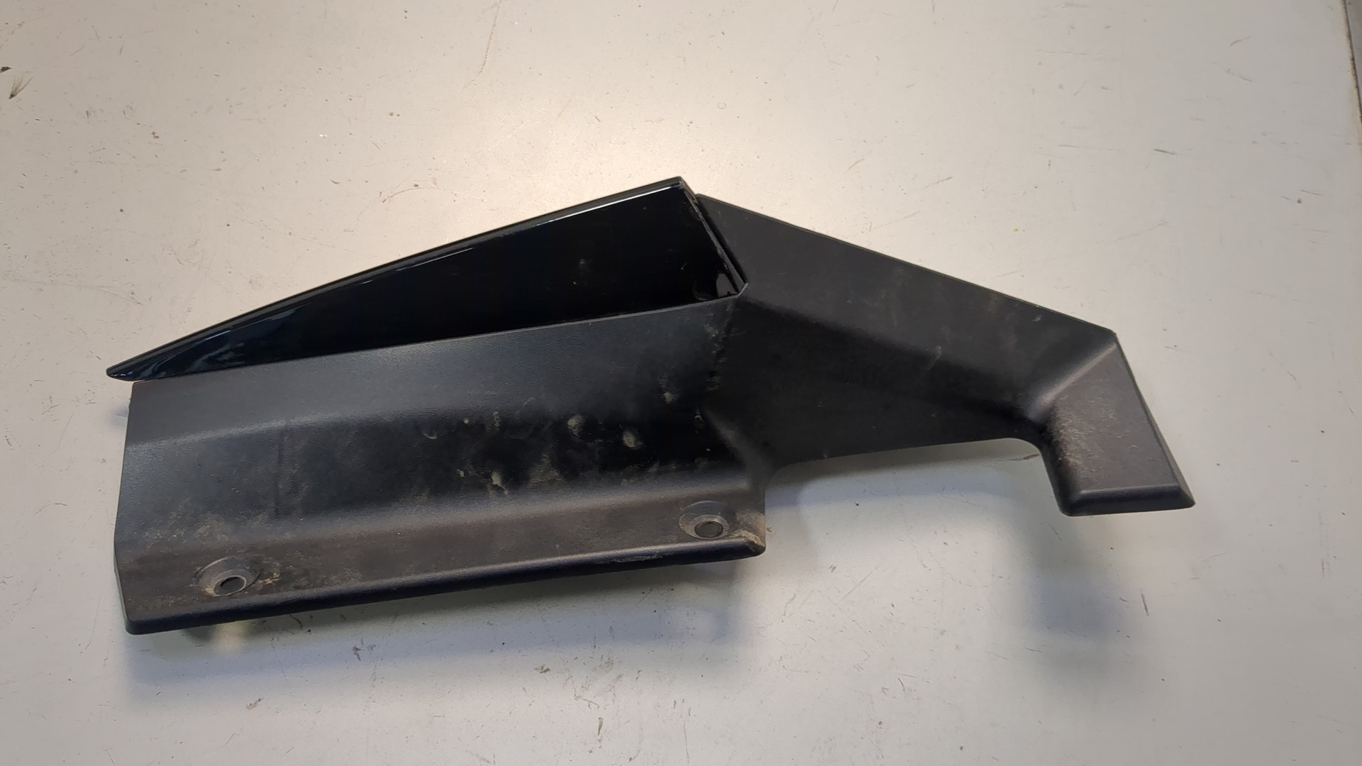 Накладка заднего крыла левого