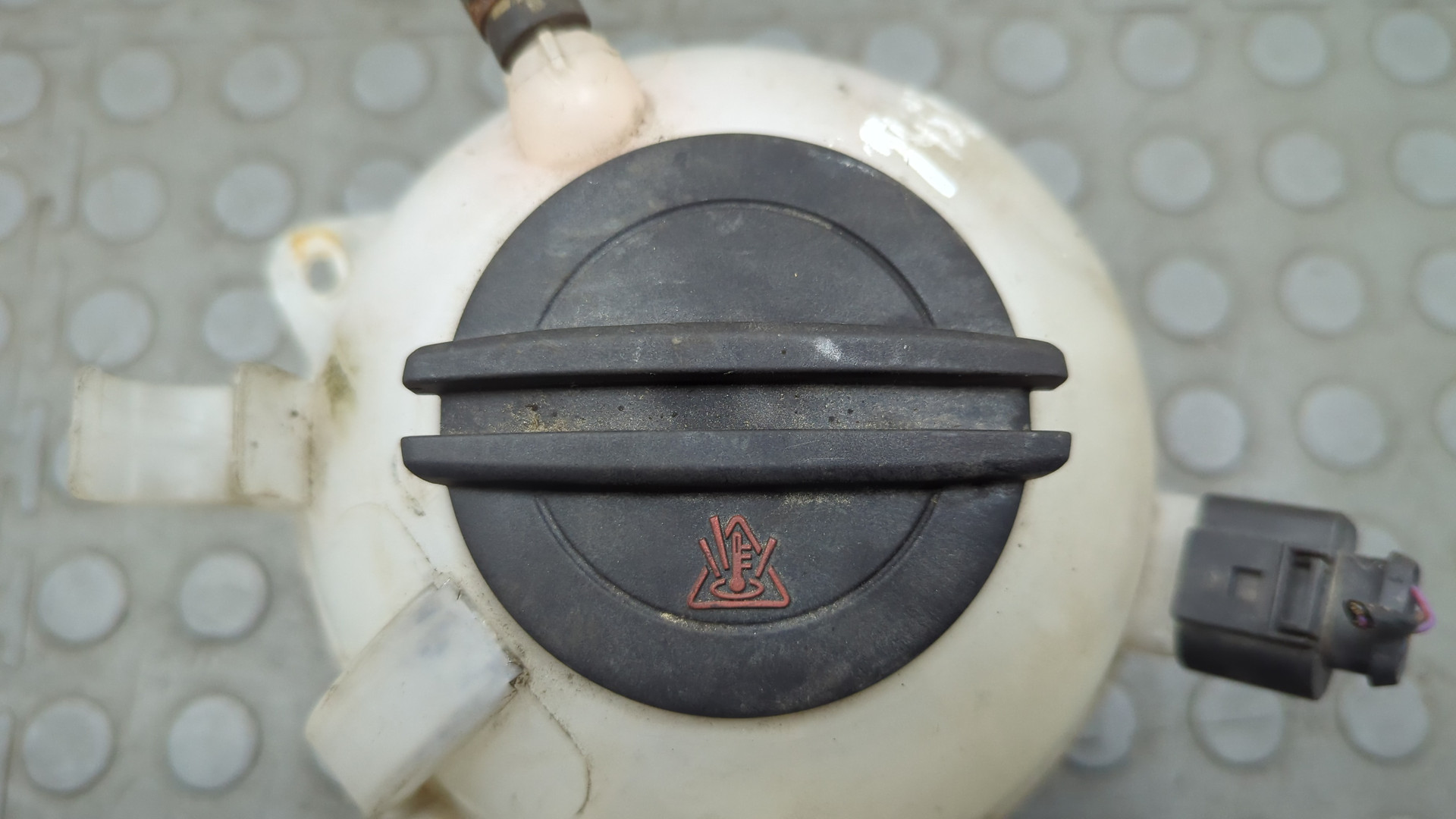 Бачок расширительный