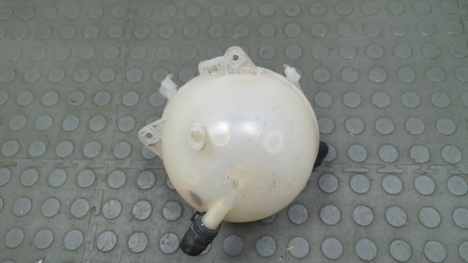 Бачок расширительный