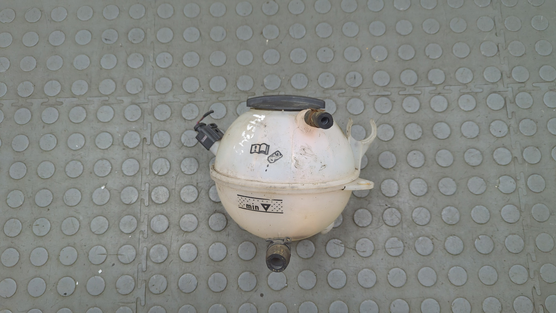 Бачок расширительный