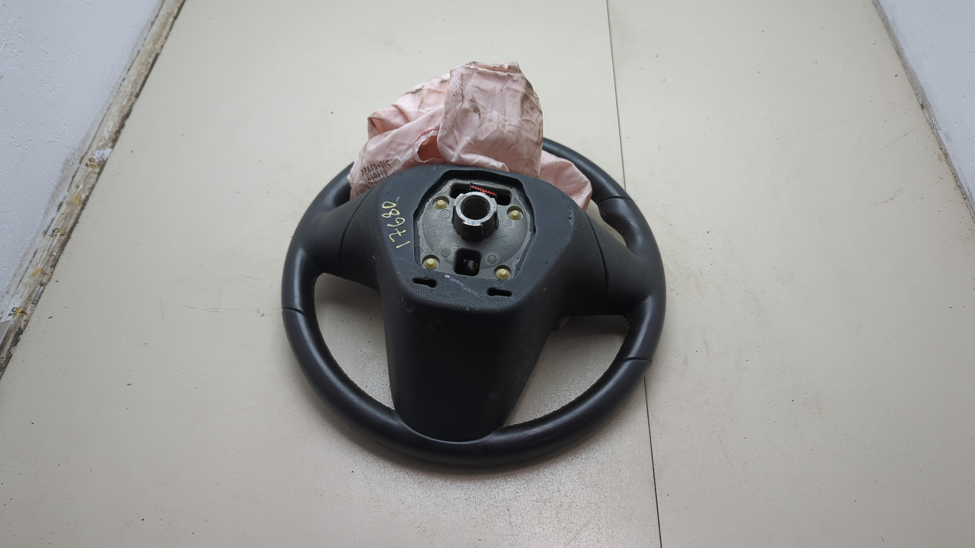 Рулевое колесо (руль)