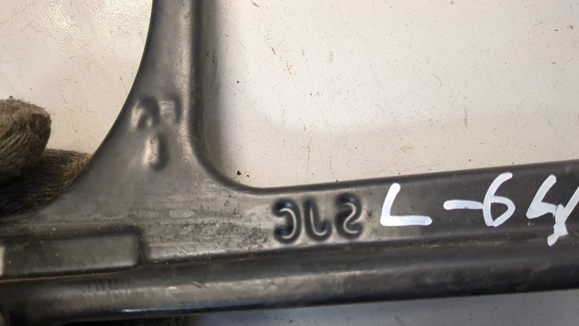 Кронштейн (сопут. товар)