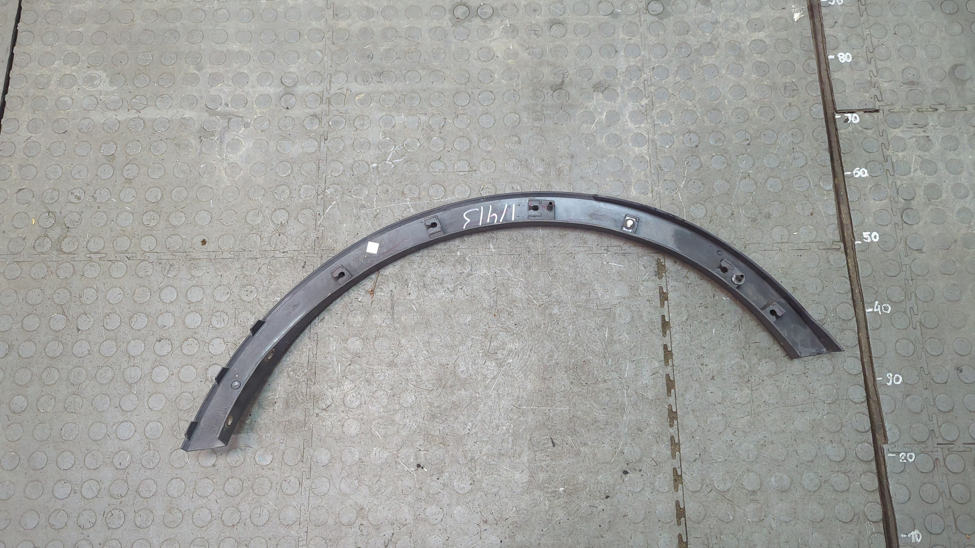 Накладка заднего крыла левого