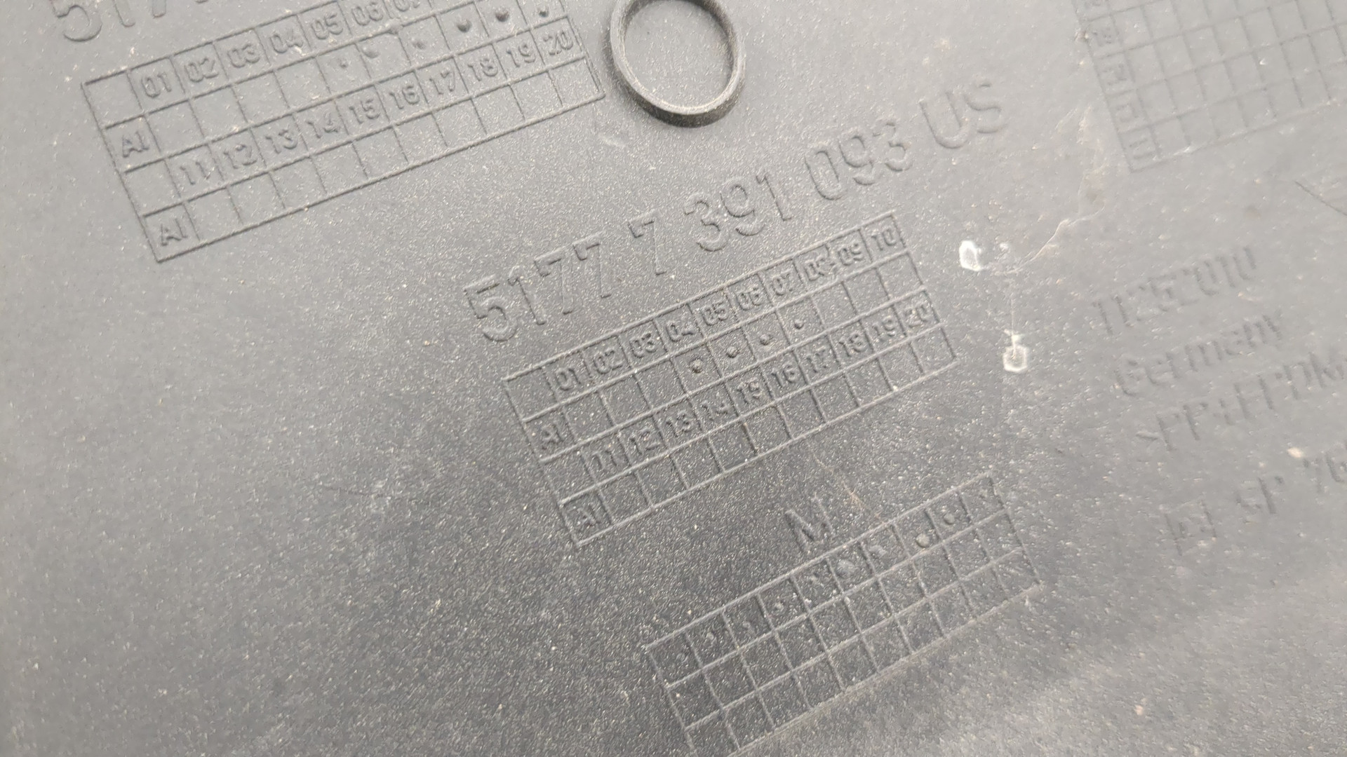 Накладка заднего крыла левого