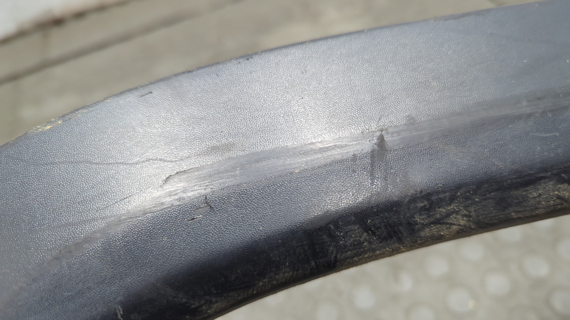 Молдинг заднего крыла правого