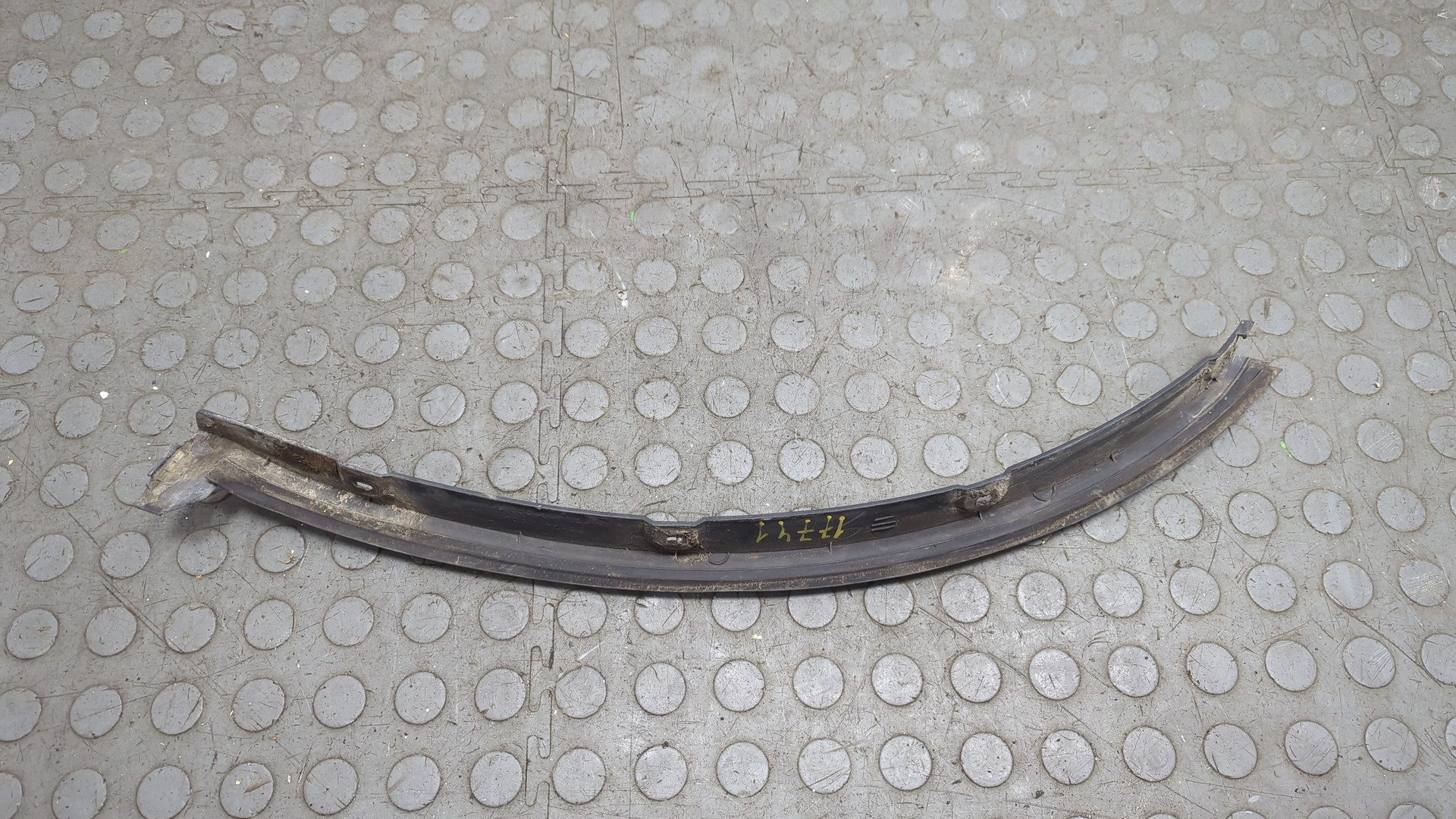 Накладка заднего крыла левого