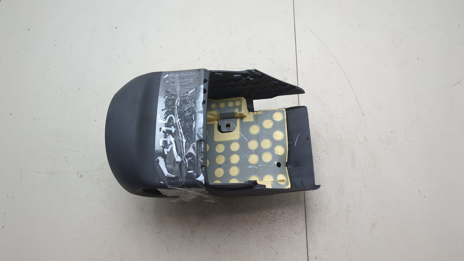 Кожух рулевой колонки