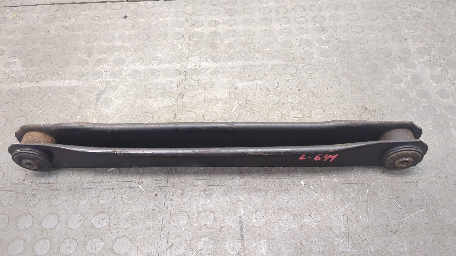 Рычаг задний