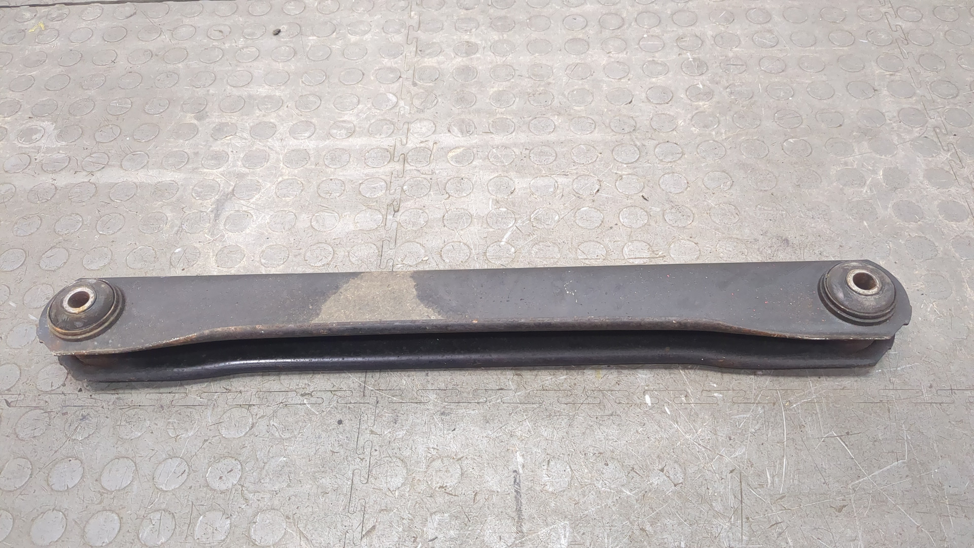 Рычаг задний