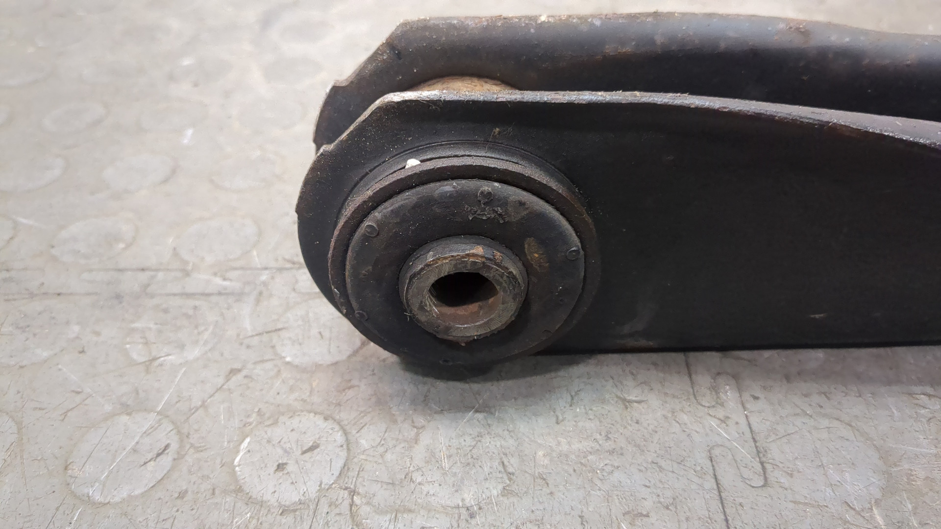 Рычаг задний