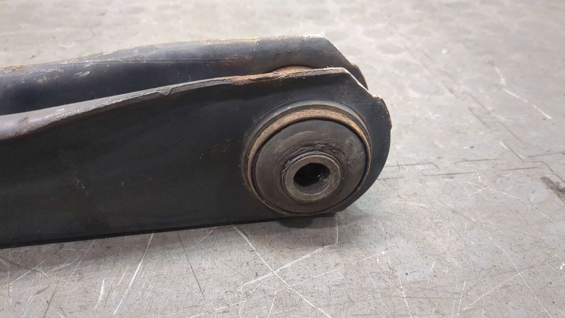 Рычаг задний