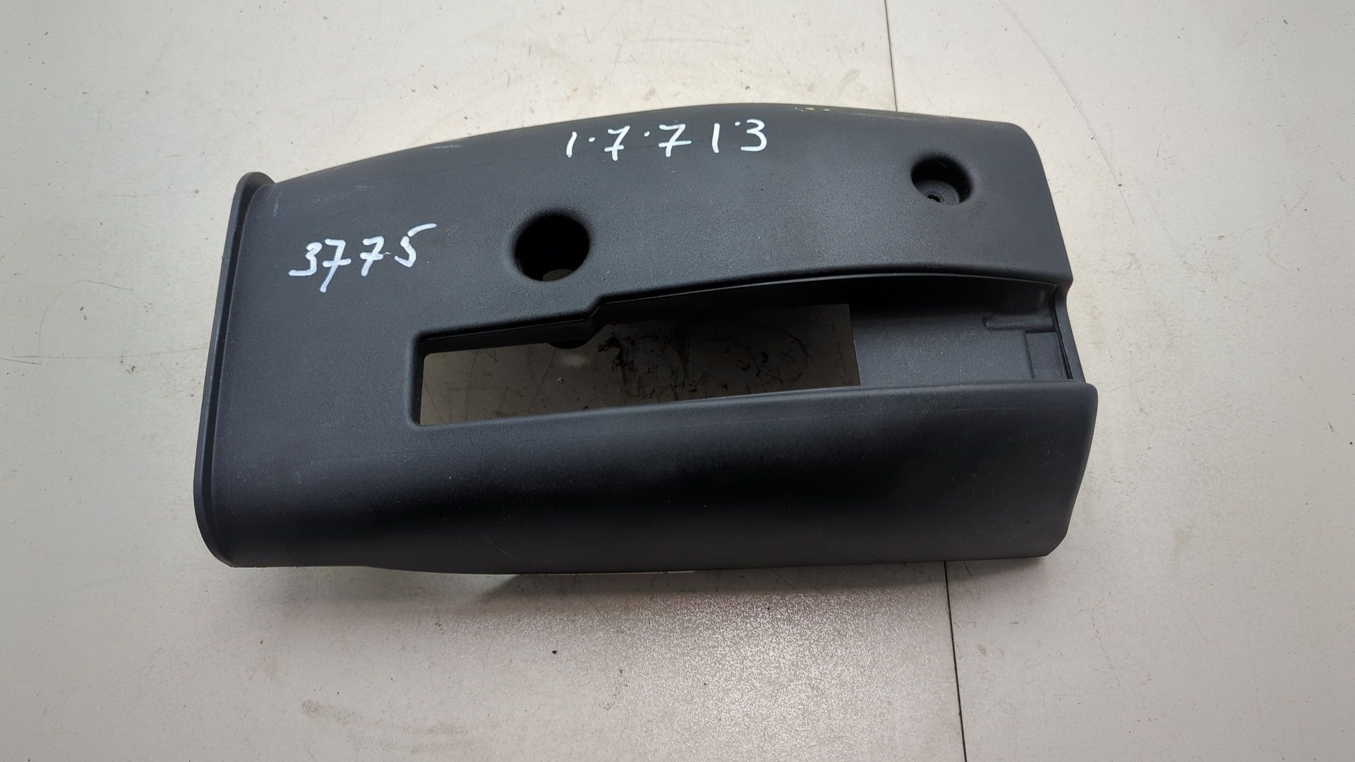 Кожух рулевой колонки