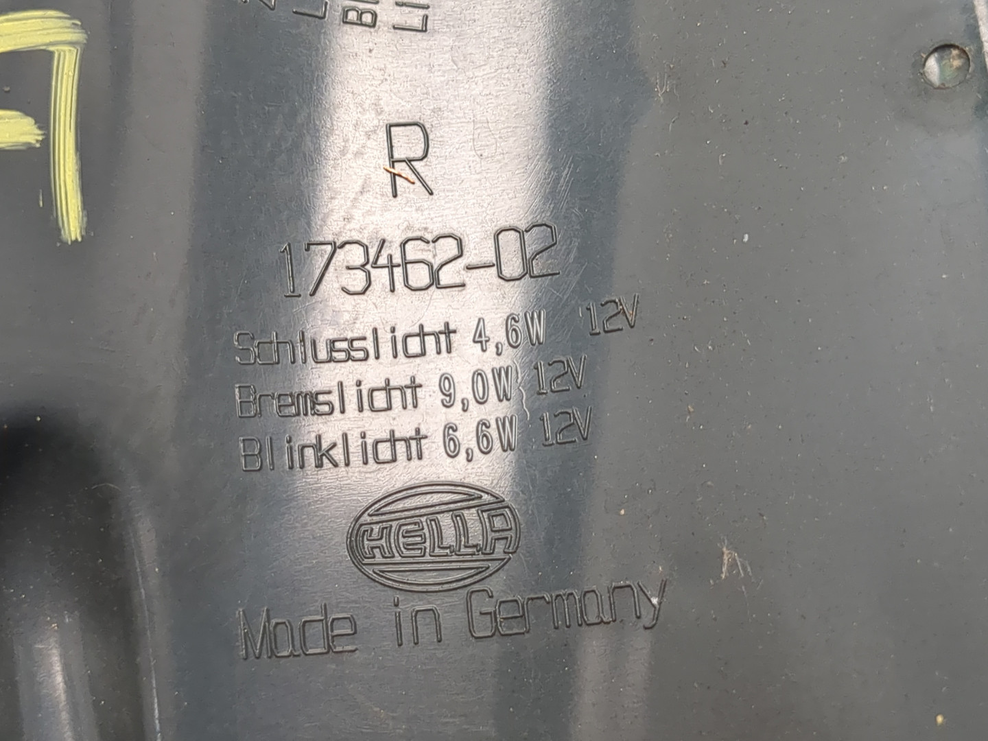 Фонарь задний правый