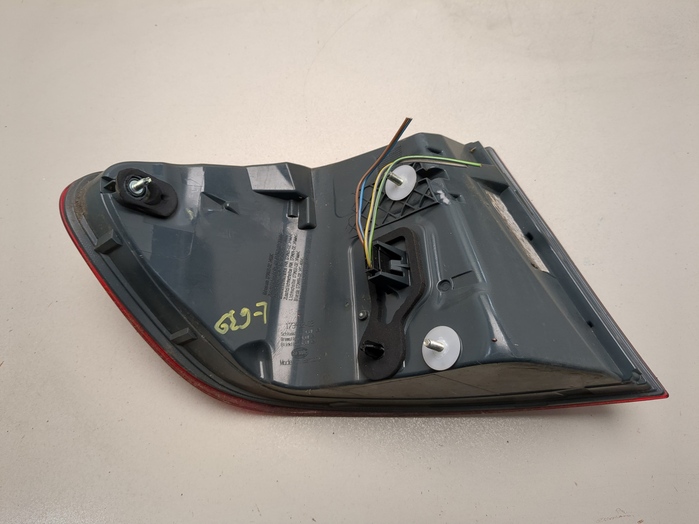 Фонарь задний правый