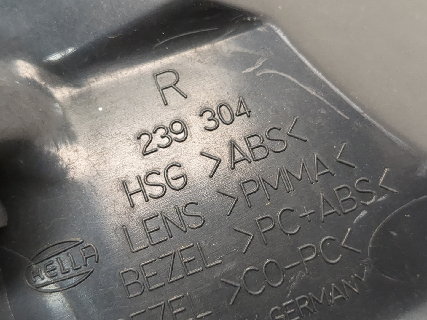 Фонарь задний правый